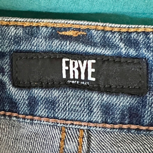 FRYE NWT the Veronica Cropped Bootcut Jean - Size 25 - Picture 9 of 13